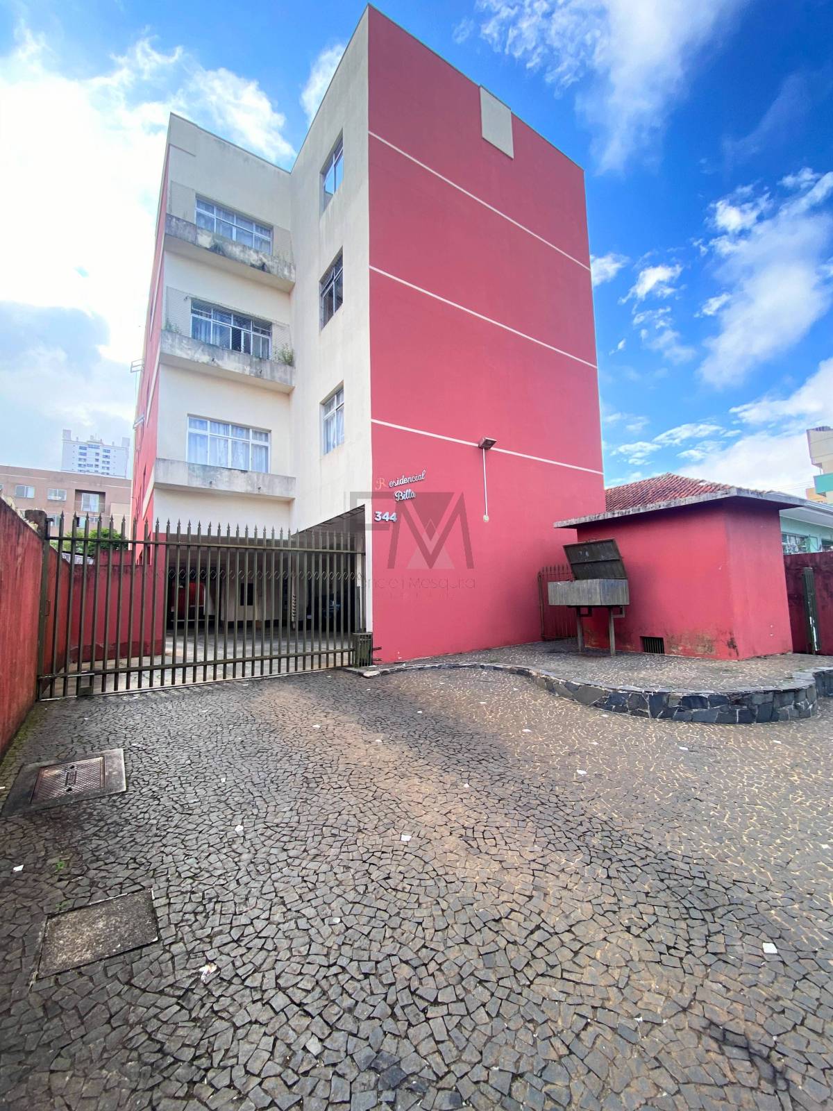 Apartamento à venda, no Edifício Billa,  em Ponta Grossa, Centro, com 2 quartos, 51,87m²