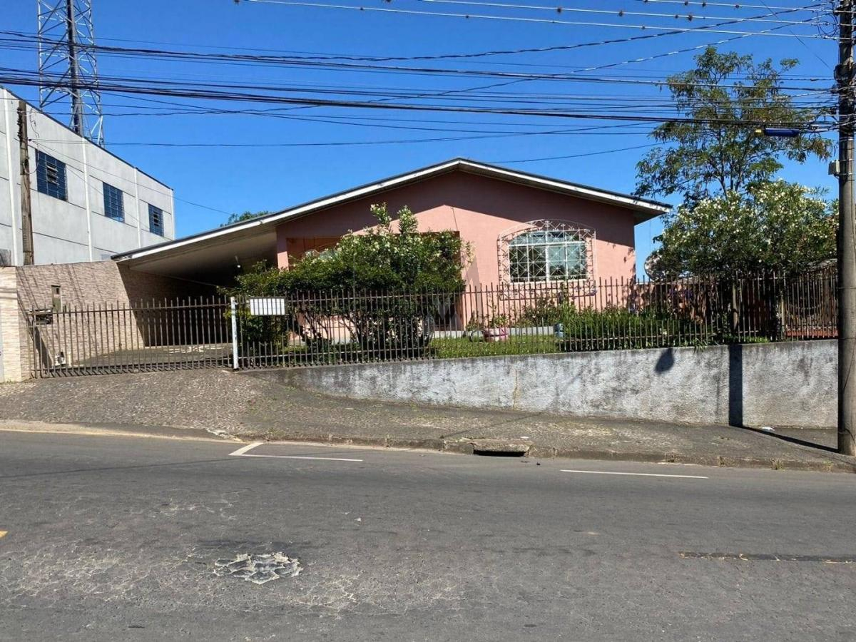 Casa à venda em Ponta Grossa, Nova Rússia, com 4 quartos, 251,4m² - Francieli Mesquita Broker